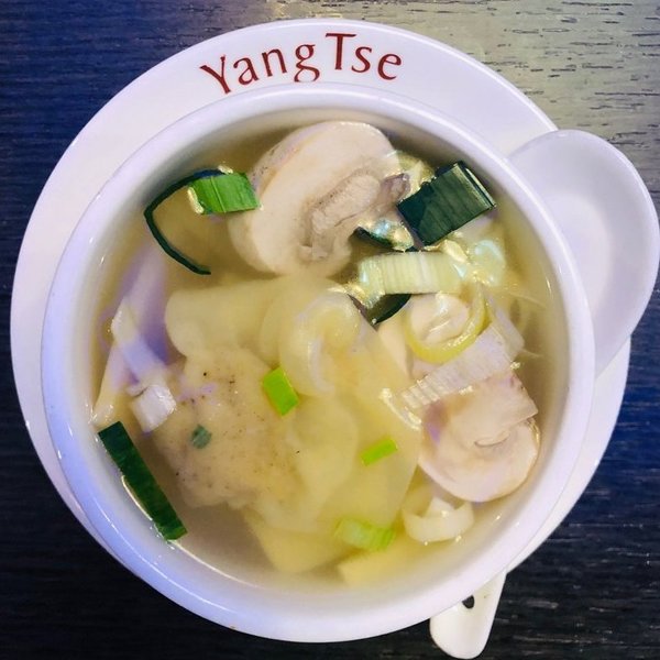 3. Wan-Tan Suppe mit gefüllten Fleischtaschen